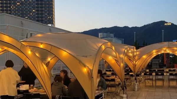 【神戸阪急】三宮駅前で手軽に楽しむBBQ。神戸阪急屋上「ＢＢＱビアガーデン」４月９日（水）オープン。
